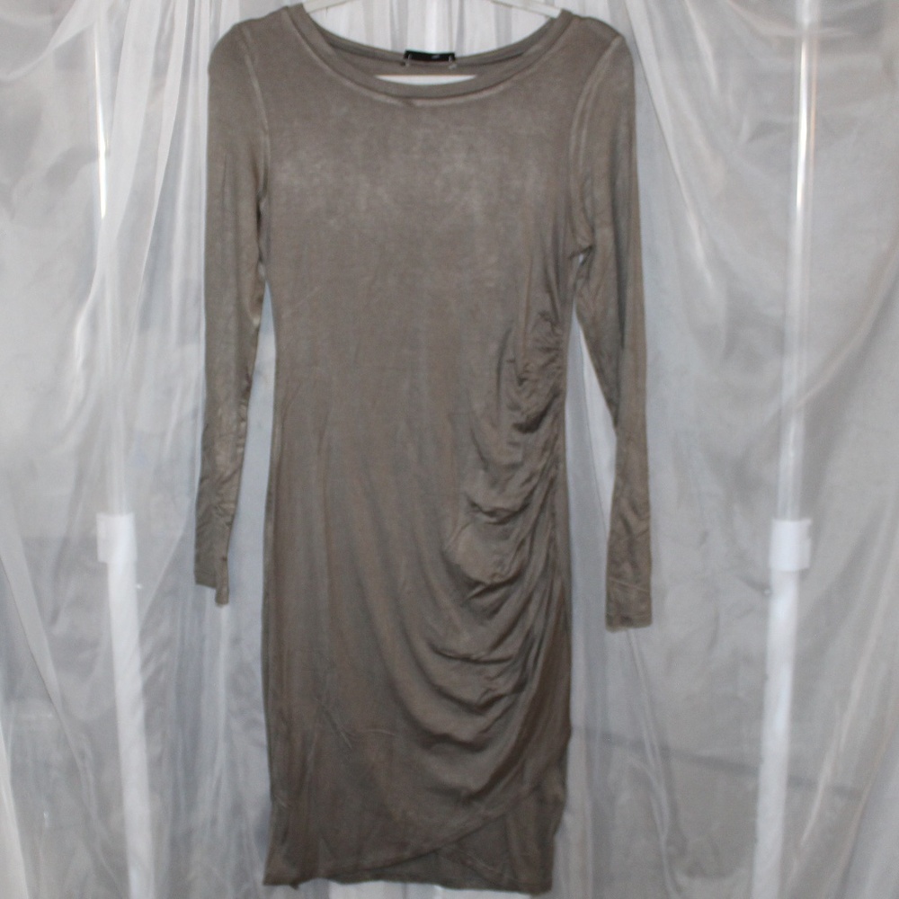 NWT AKAIV Ash Mocha  long sleeve dress in Sz (M)